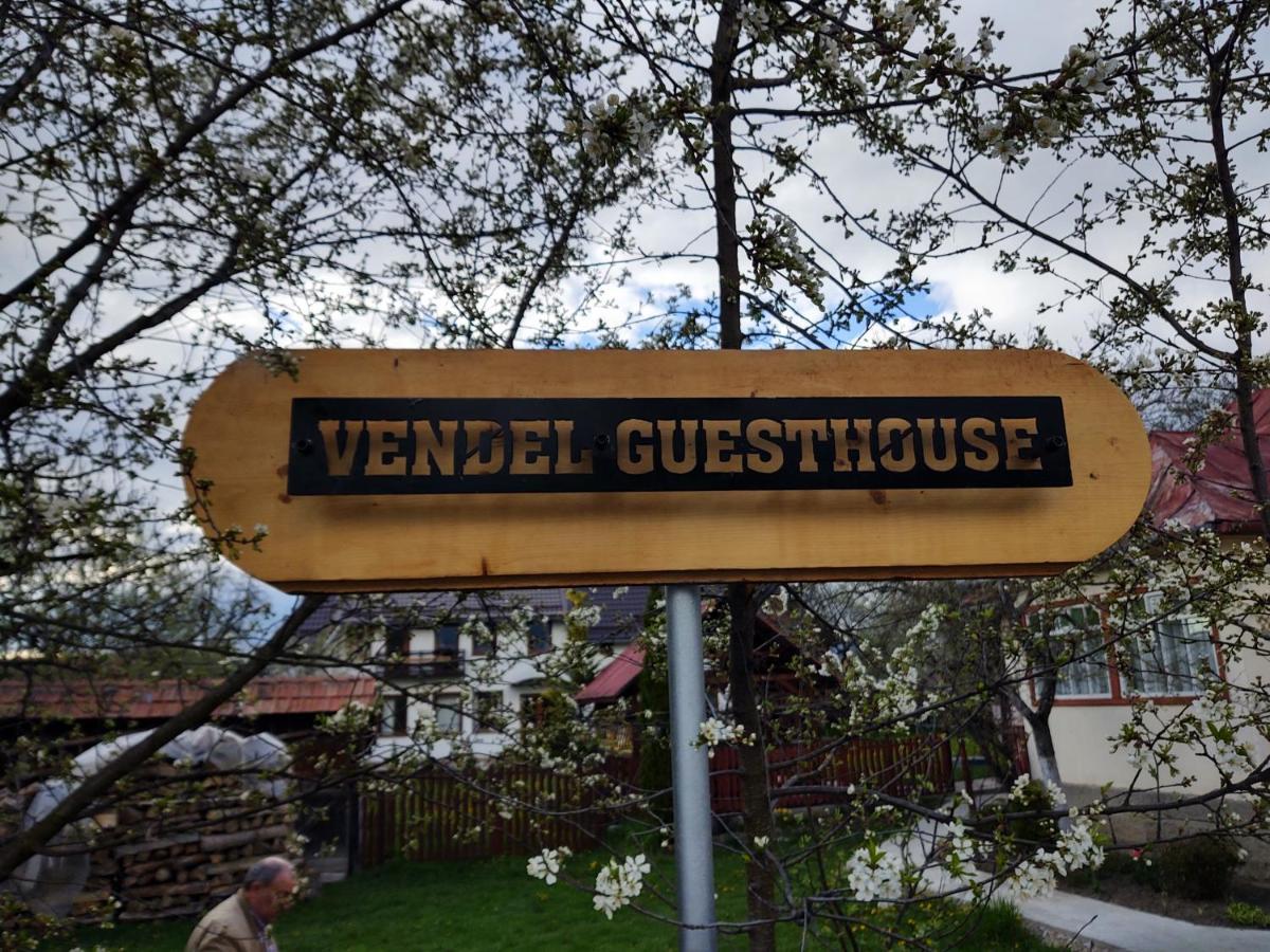 Vendel Guesthouse Lutoasa Exterior photo