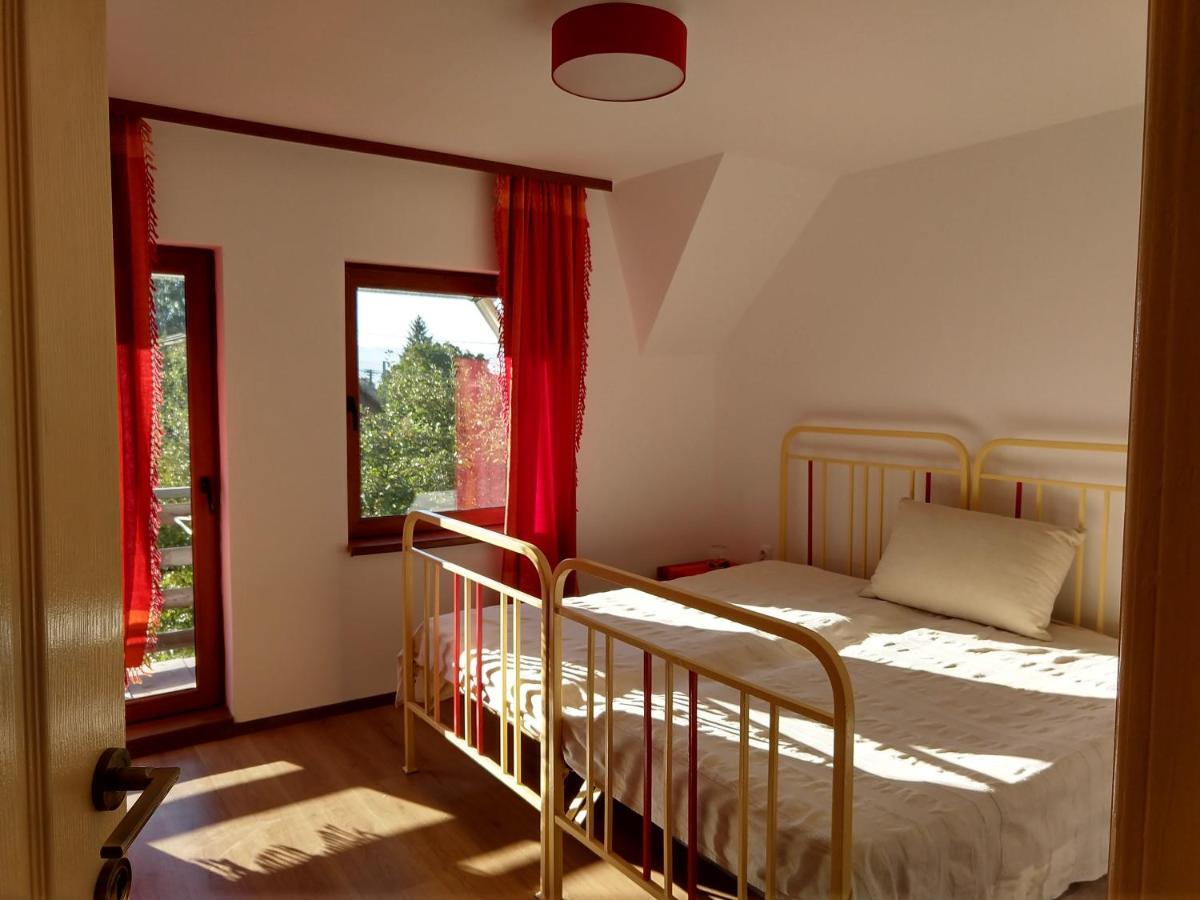 Vendel Guesthouse Lutoasa Exterior photo